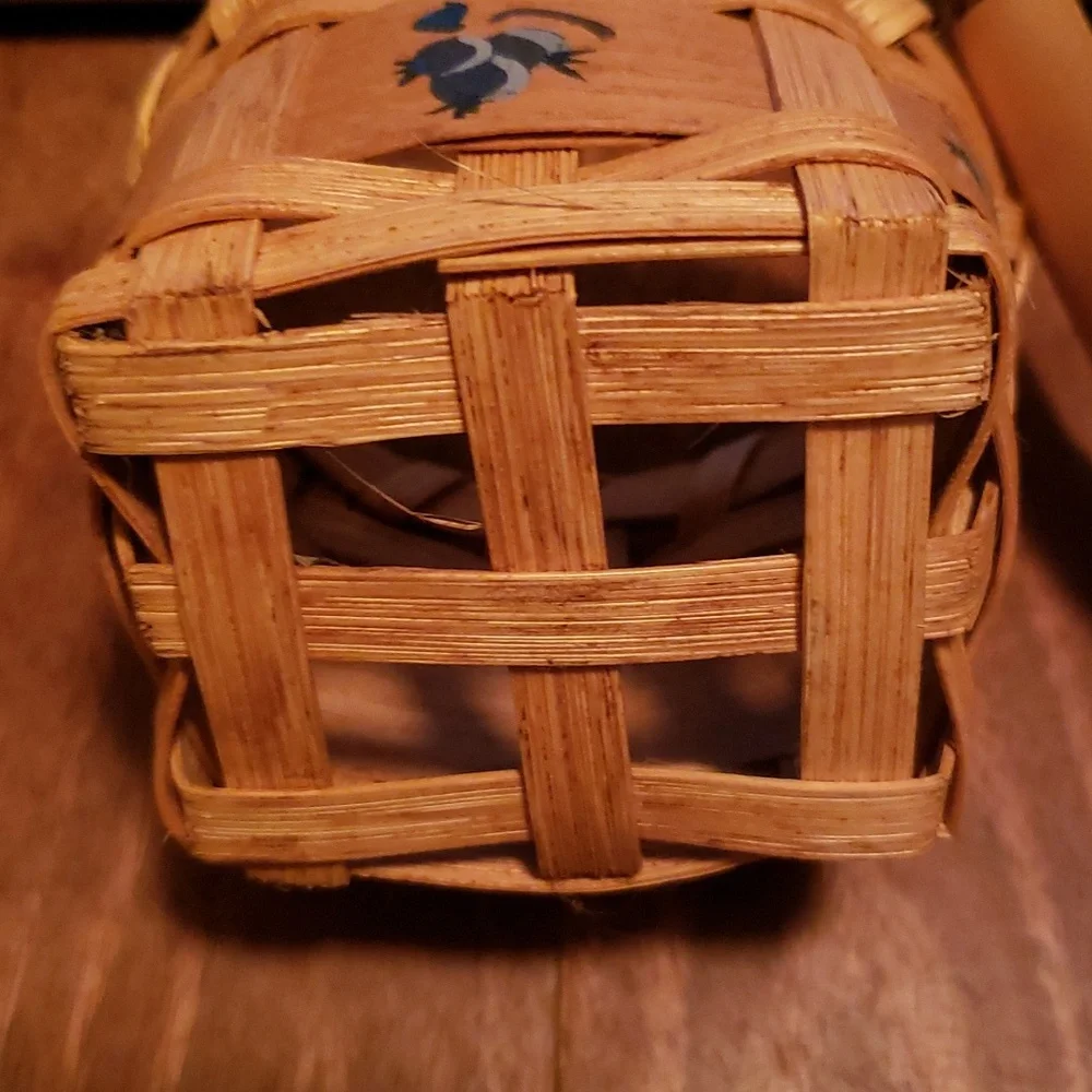 SOLD - Mini Berry handmade blueberry basket by Baskets from Maine Vintage - Picture 4 of 6